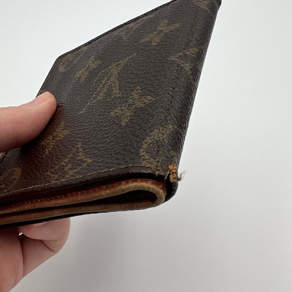 Louis Vuitton Men’s LV Wallet in Monogram Brown - Picture 15 of 16
